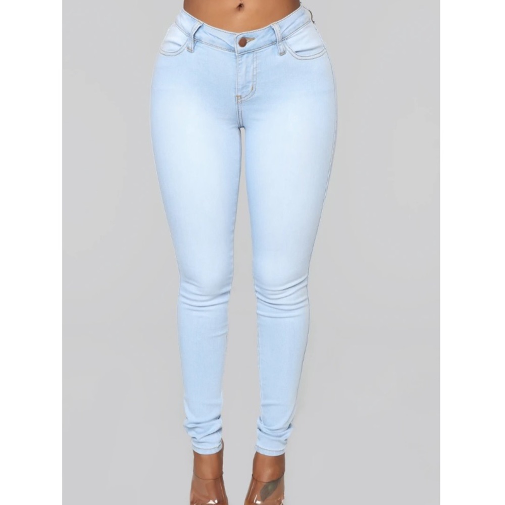 Fashion nova light classic mid rise skinny jeans